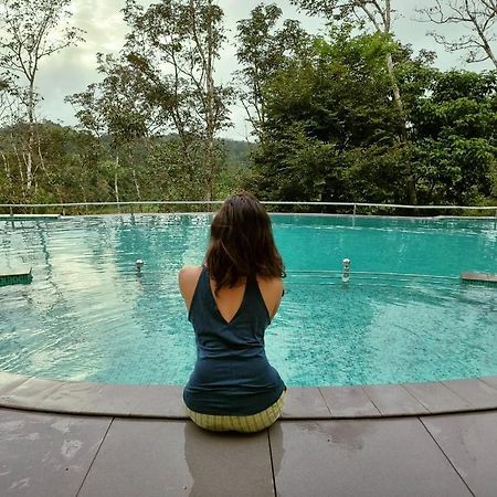 Serene Crest Resort 玛纳多迪 外观 照片