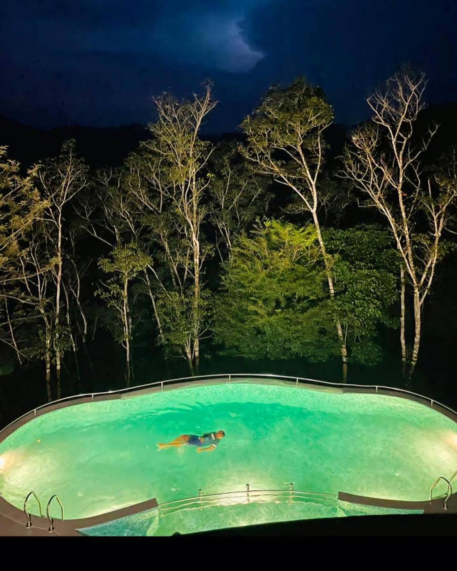 Serene Crest Resort 玛纳多迪 外观 照片