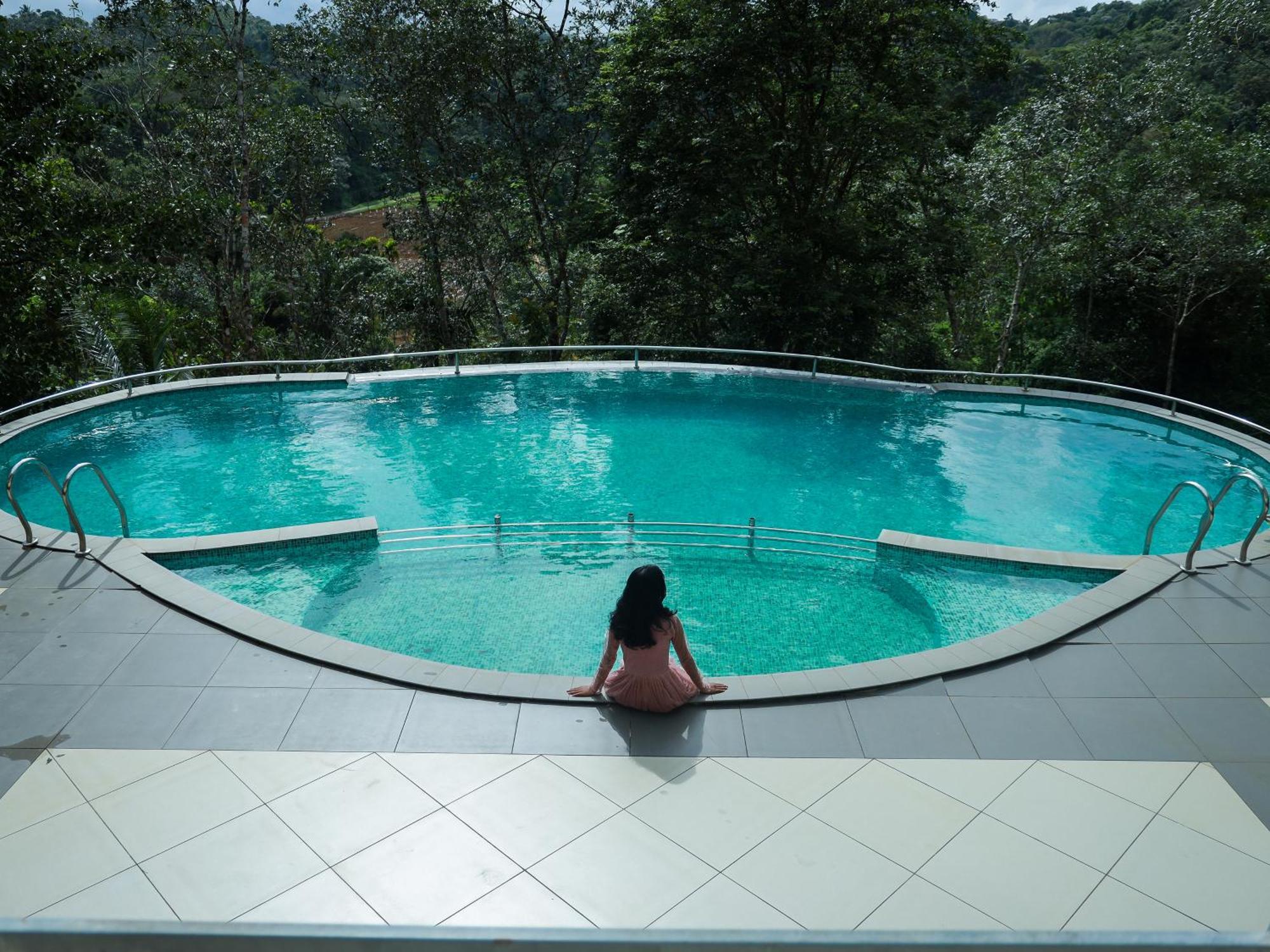 Serene Crest Resort 玛纳多迪 外观 照片