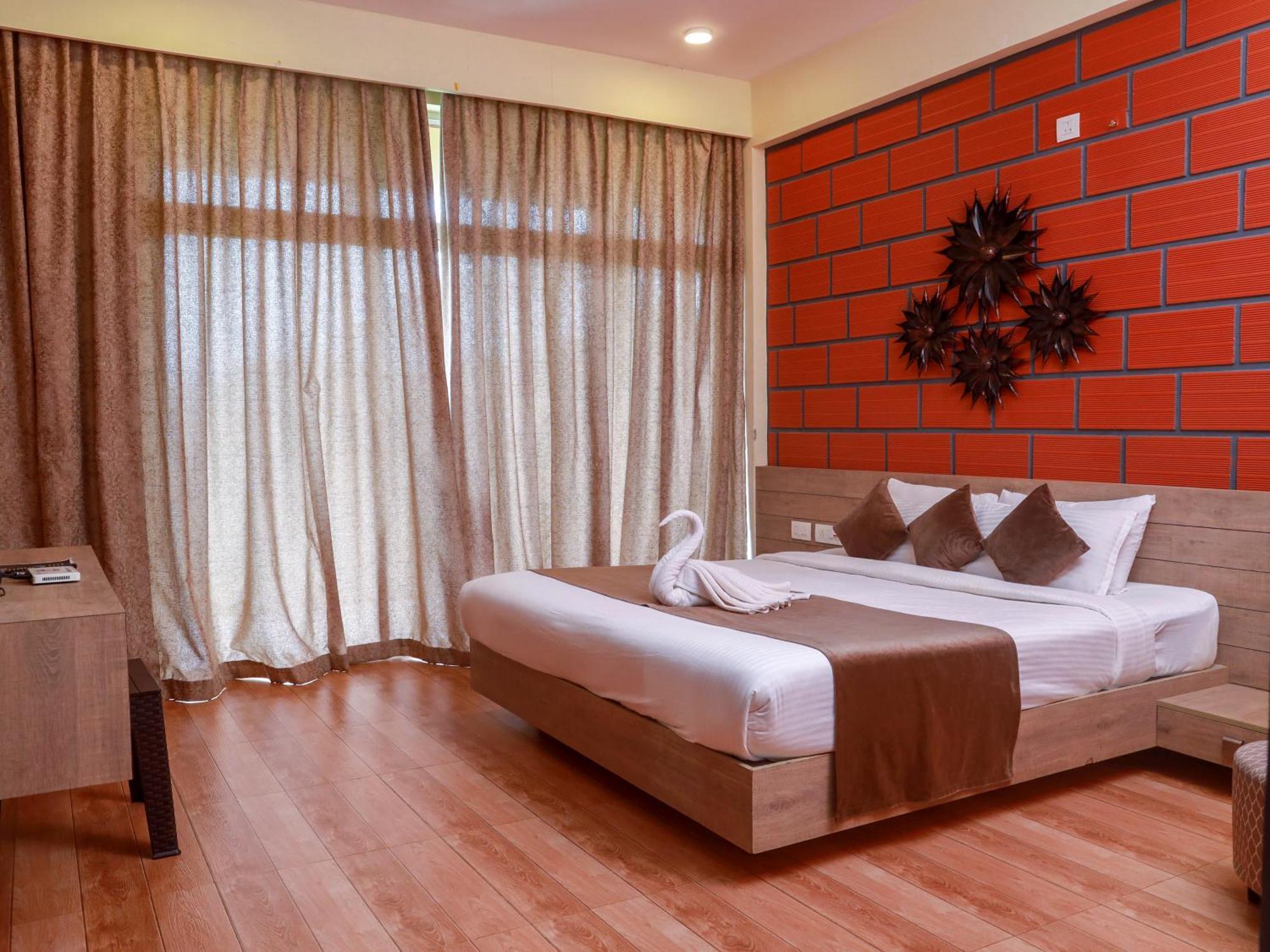 Serene Crest Resort 玛纳多迪 外观 照片